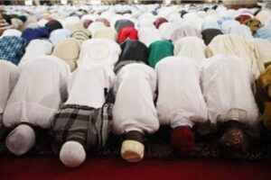 Okowa greets Muslims