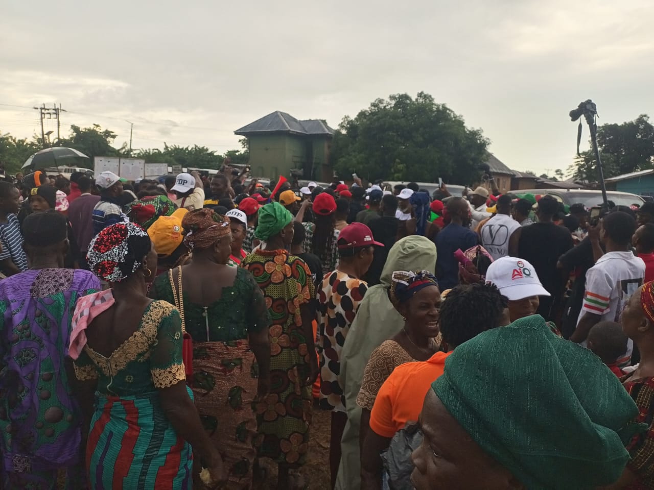 Tinubu absent as Buhari campaigns for Akeredolu at Ondo APC rally