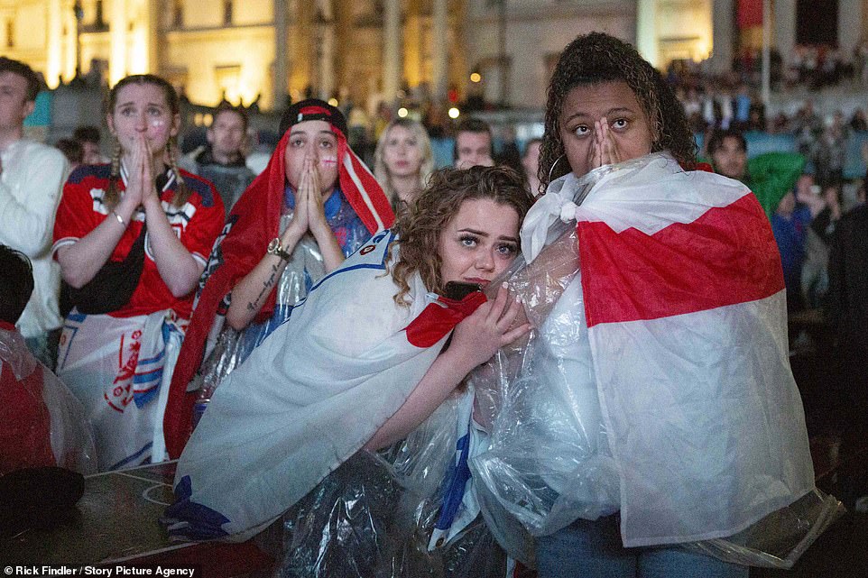 England lose to Italy