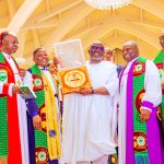 Delta State Governor, Rt. Hon. Sheriff Oborevwori (middle),  displaying his prestigious Christian Icon Award of the Christian Association of Nigeria (CAN),  during CAN’s 50th anniversary celebration at the National Christian Centre, Abuja, on Saturday, while the CAN’s President, His Eminence, Most Rev. Daniel Okoh (2nd right) and others look on. PIX: BRIPIN ENASURAI